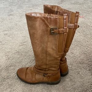 Baretraps Womans brown high boots size 6.5